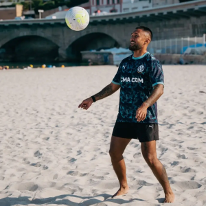 Ein tiefblauer Liebesbrief an das Mittelmeer: Das Marseille Auswärtstrikot 2026-27 von PUMA im exklusiven Review
