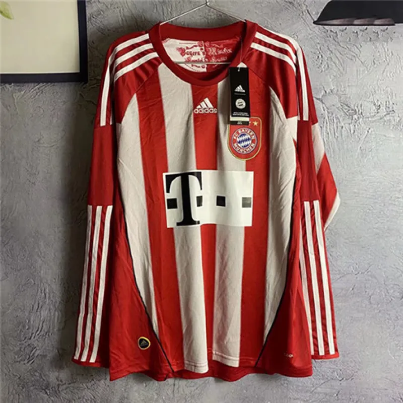 Bayern Munich 2010 - 2011 Home Retro Long - sleeved Kit - Red