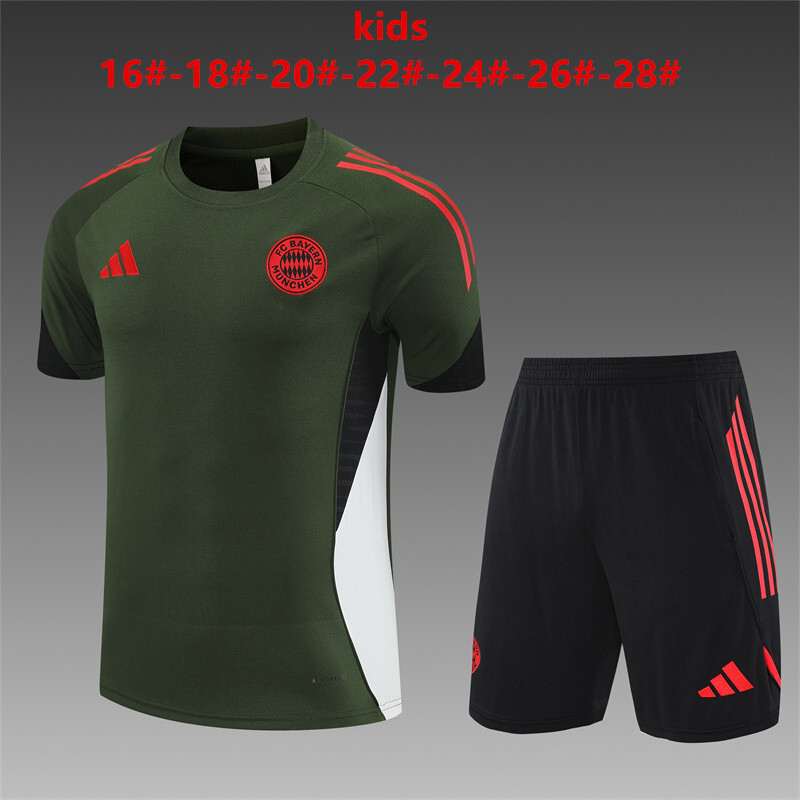 Bayern Munich 2025/26 Kids Training Set green