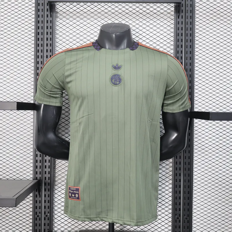 Bayern München Spieler-Trikot Freizeitedition 2025/26 - Grün