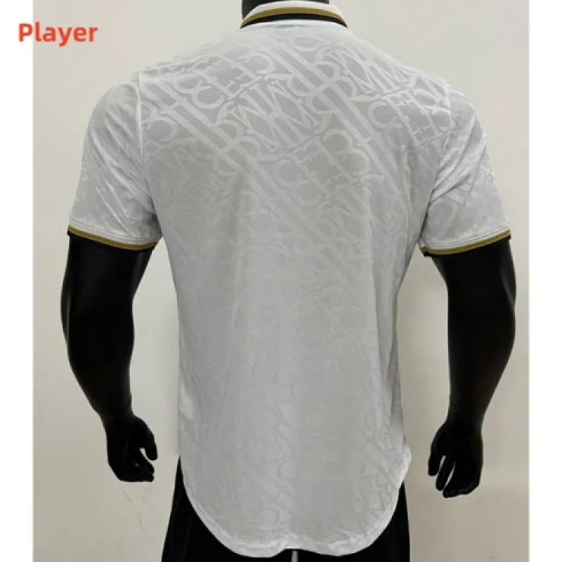 Maillot de joueur pré-match du Real Madrid 2024/25 - Blanc