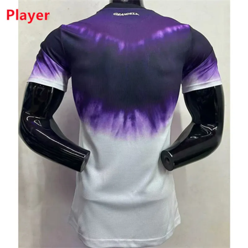 Maglia della versione giocatore del Real Madrid 2024/25 - Bianca/Viola