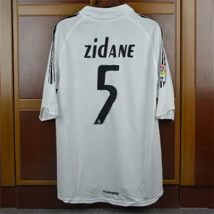 Maillot rétro du Real Madrid numéro 5 de Zinedine Zidane 2005/06 domicile - Blanc