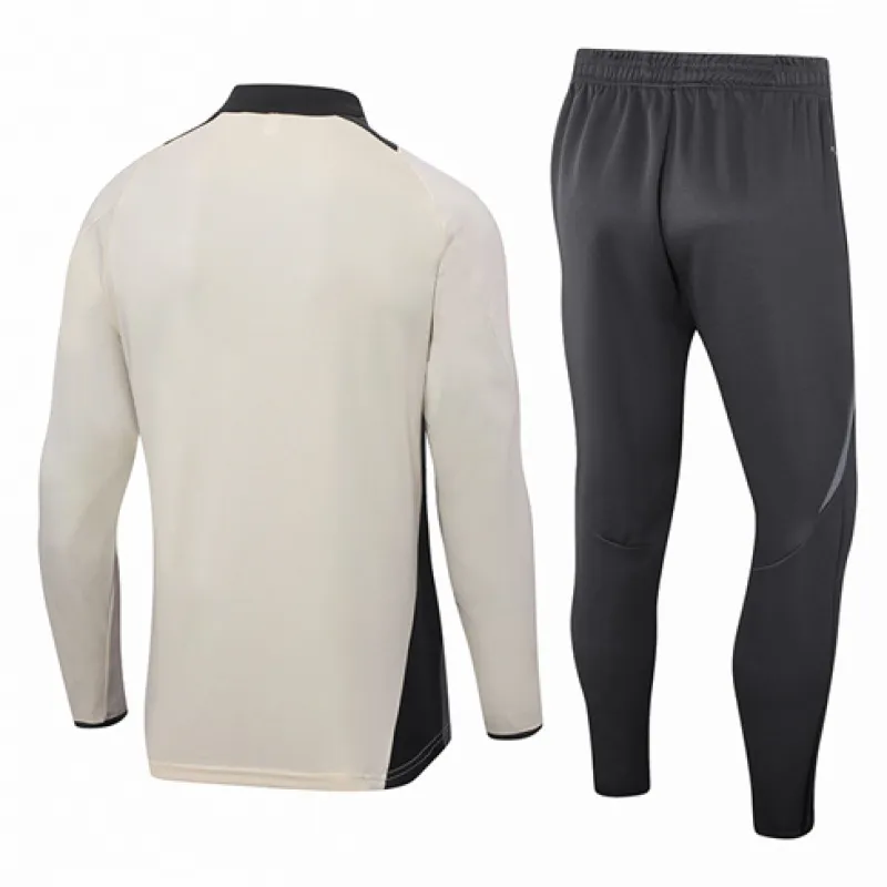 Abbigliamento sportivo del Real Madrid 2024/25 - Albicocca