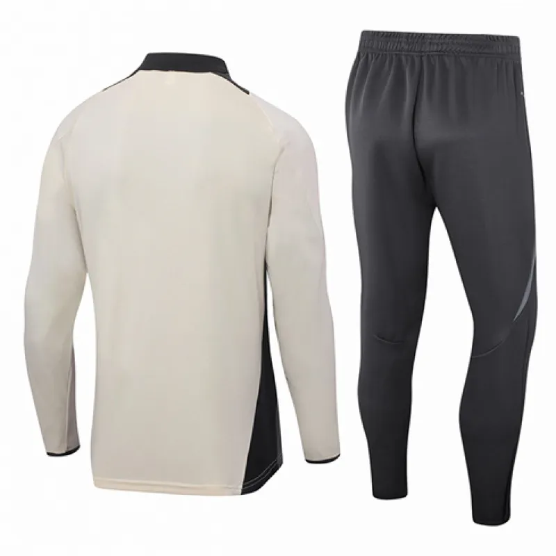 Abbigliamento sportivo per bambini del Real Madrid 2024/25 - Albicocca