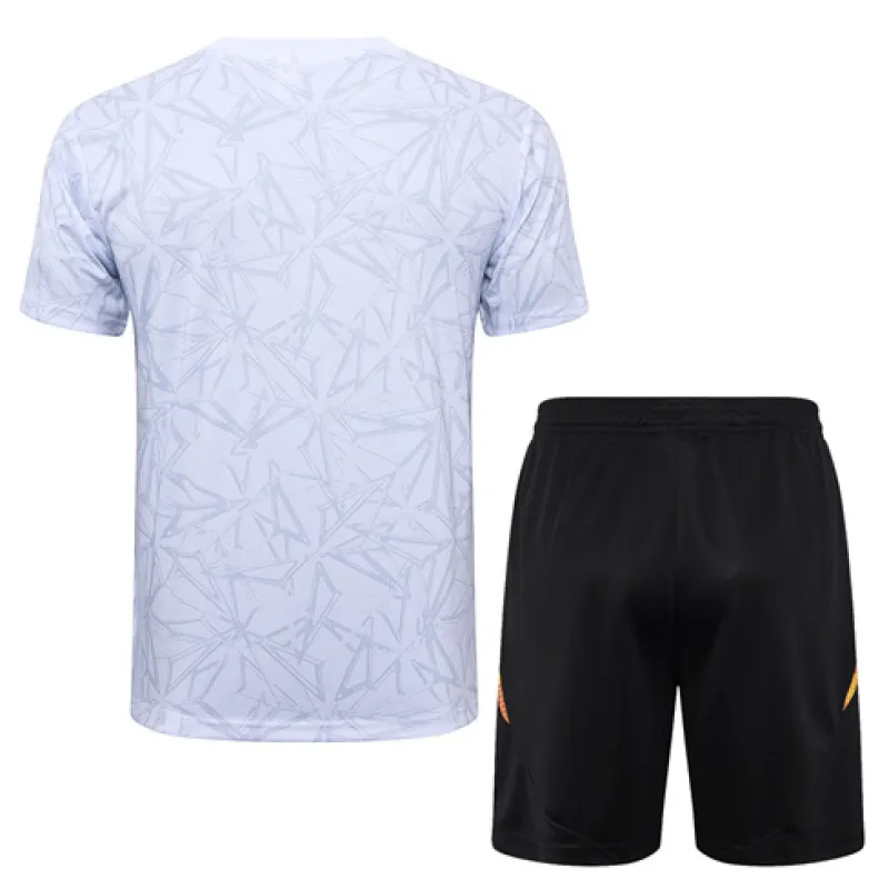 Maglia di allenamento + shorts del Real Madrid 2024/25 - Bianca