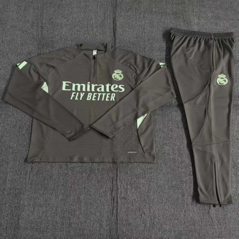 Real Madrid 2025/26 Kids Sports Set khaki