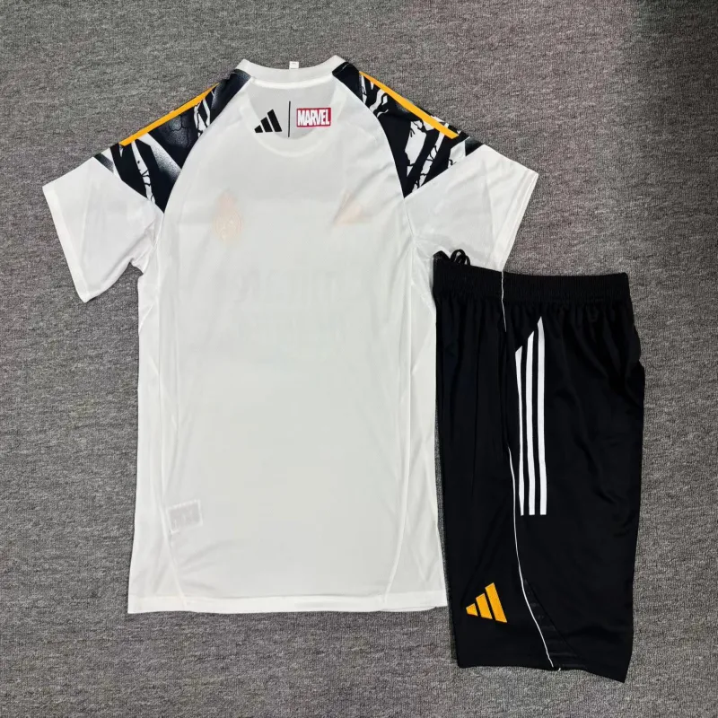 Real Madrid 2025/26 Set Allenamento Bambino bianco