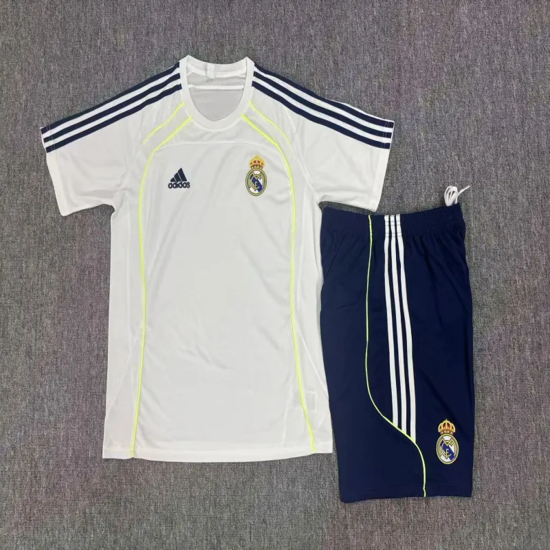 Real Madrid 2025/26 Set Allenamento Bambino bianco