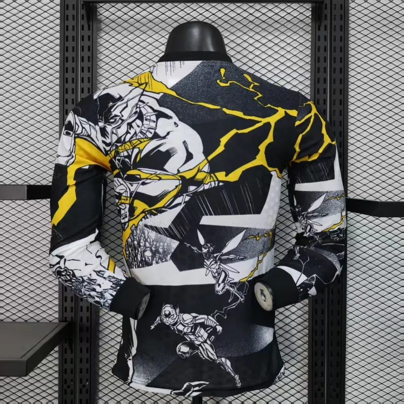 Real Madrid Langarm-Spieler-Trikot Marvel-Edition 2025/26 - Schwarz