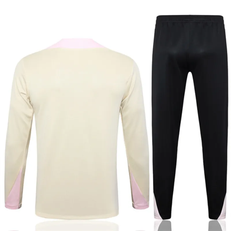 Abbigliamento sportivo di Paris Saint-Germain 2024/25 - Albicocca