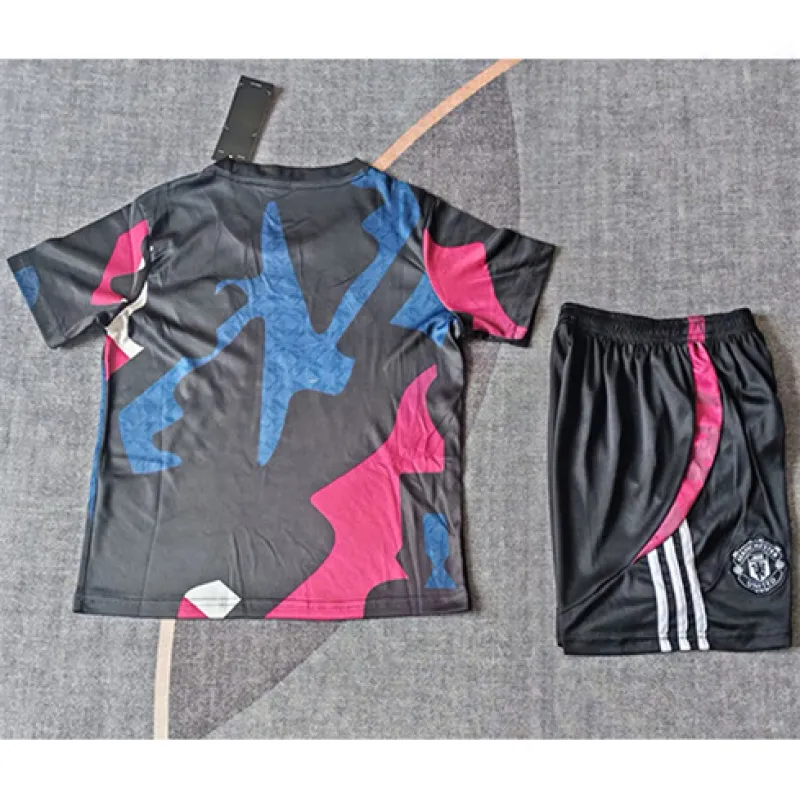 Manchester United Kids' Training Jersey + Shorts 2024/25 - Black