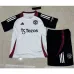 Camiseta + pantalones cortos de entrenamiento para niños de Manchester United 2024/25 - Blanco