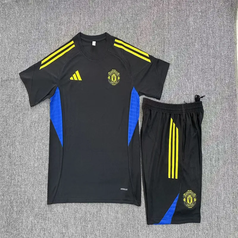 Manchester United 2025/26 Kids Training Set black