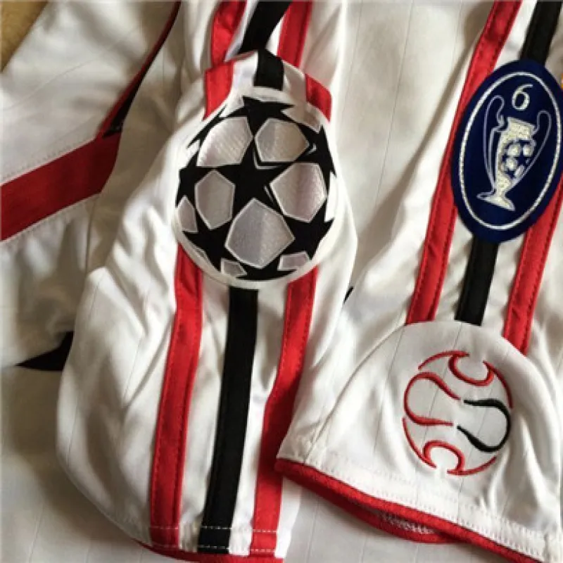 Maillot rétro d'away de l'AC Milan en finale de la Ligue des champions UEFA 2006/07 - Blanc