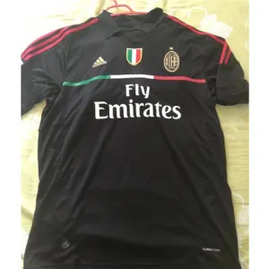 Maglia retro terza dell'AC Milan 2011/12 - Nera