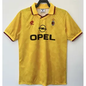 Terza maglia retro dell'AC Milan 1995/96 - Gialla
