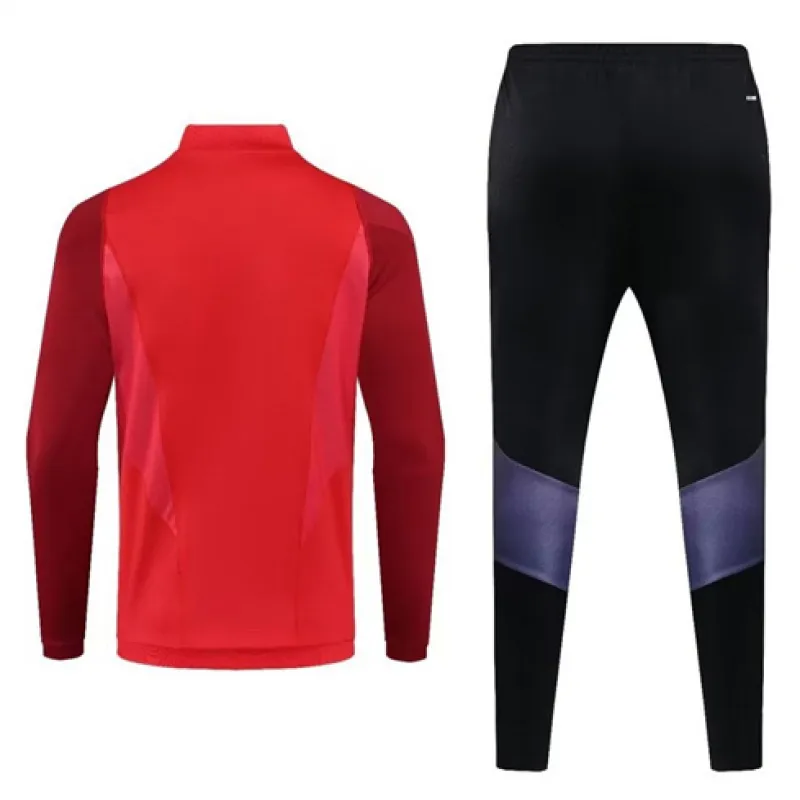 The 2024/25 sports jacket of Benfica - Red