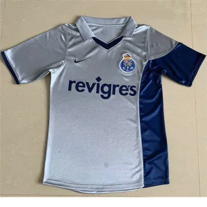 La maglia retro di trasferta 2001 di FC Porto - Argento