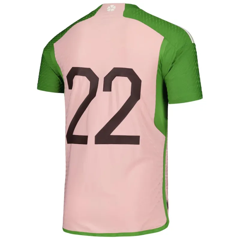 The special edition of the Japanese national team's jersey in pink for the 2022 World Cup.