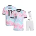 Conjunto Niño Visitante Bélgica DOKU 2026/27 Azul Rosa