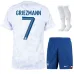 Il set di maglia per bambini della squadra nazionale francese di Antoine Griezmann per la Coppa del mondo 2022 in trasferta - Bianca
