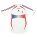 La camiseta retro visitante de la selección nacional francesa en 2006 - Blanca