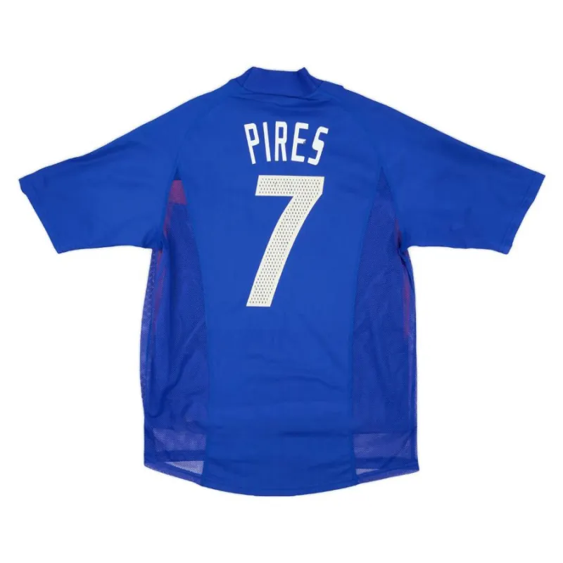 The retro home jersey of the French national team worn by Robert Pires during 2002-2004 - Blue