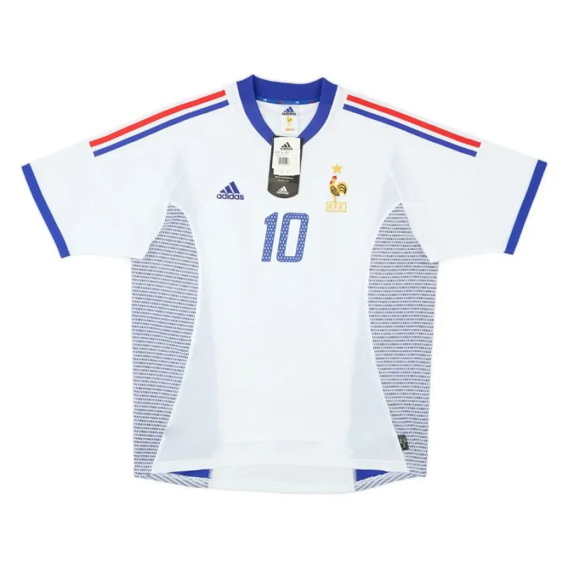The retro away jersey of Zinedine Zidane's French national team in 2002 - white