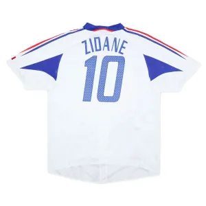 La maglia retro di trasferta della squadra nazionale francese di Zinedine Zidane dal 2004 al 2006 - bianca.