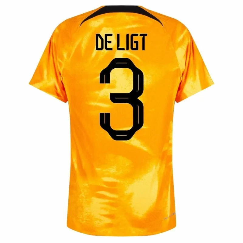 La maglia di casa dei Paesi Bassi per la Coppa del mondo di calcio 2022 di De Ligt - arancione
