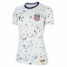 La maglia di casa 2023/24 per donne della squadra statunitense, versione fan, bianca