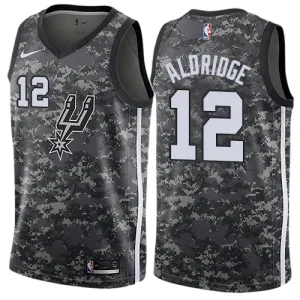 LaMarcus Aldridge. San Antonio Spurs. City Edition. Grau